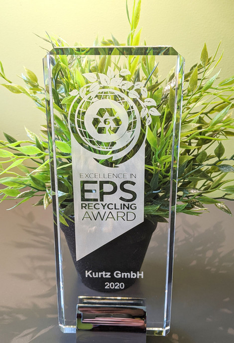 The EPS Recycling Award is currently still on its way from the USA to Germany. The Kurtz GmbH team can hardly wait to receive the award